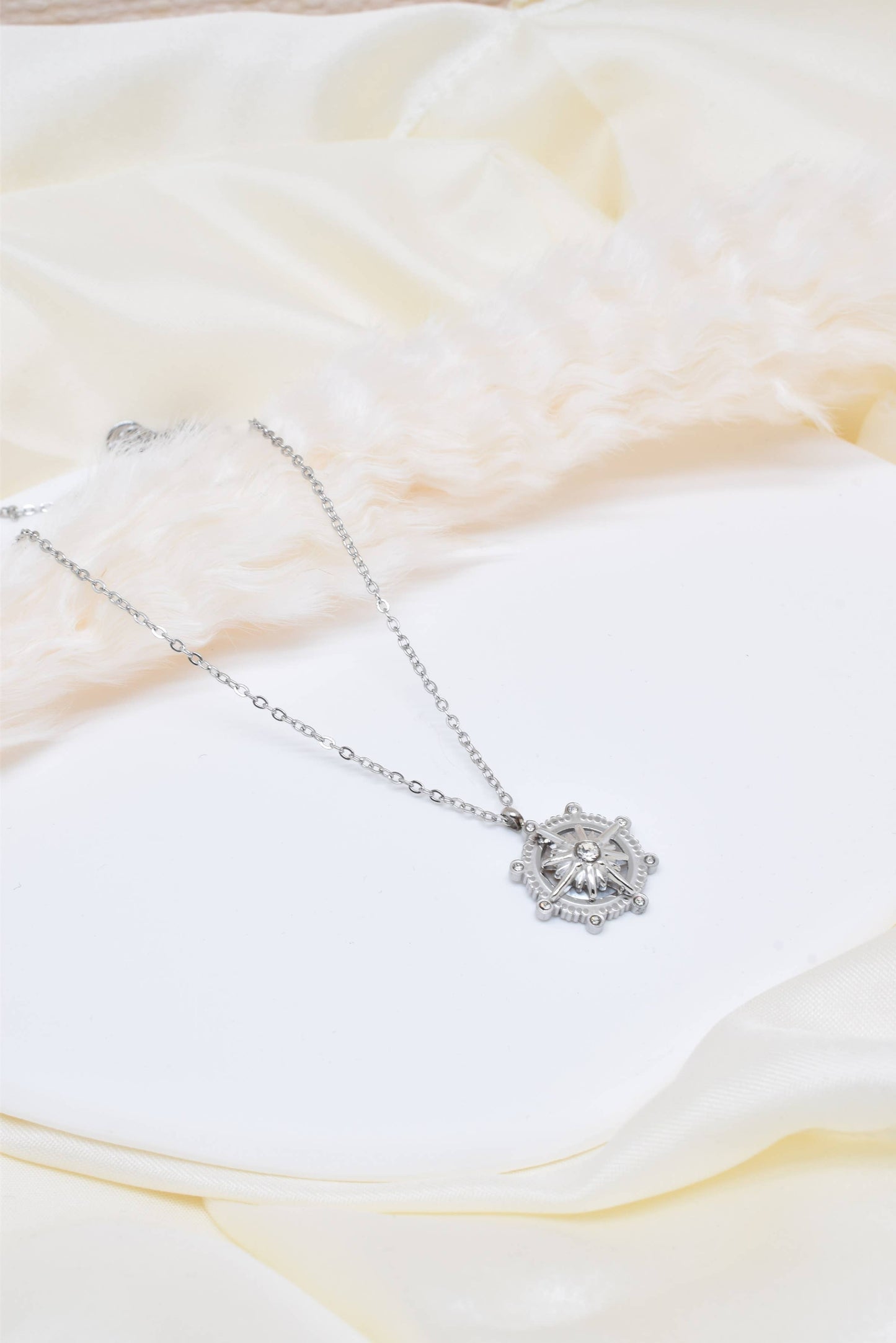 Collier Étoile Polaire – Bijou d’intention Aurora