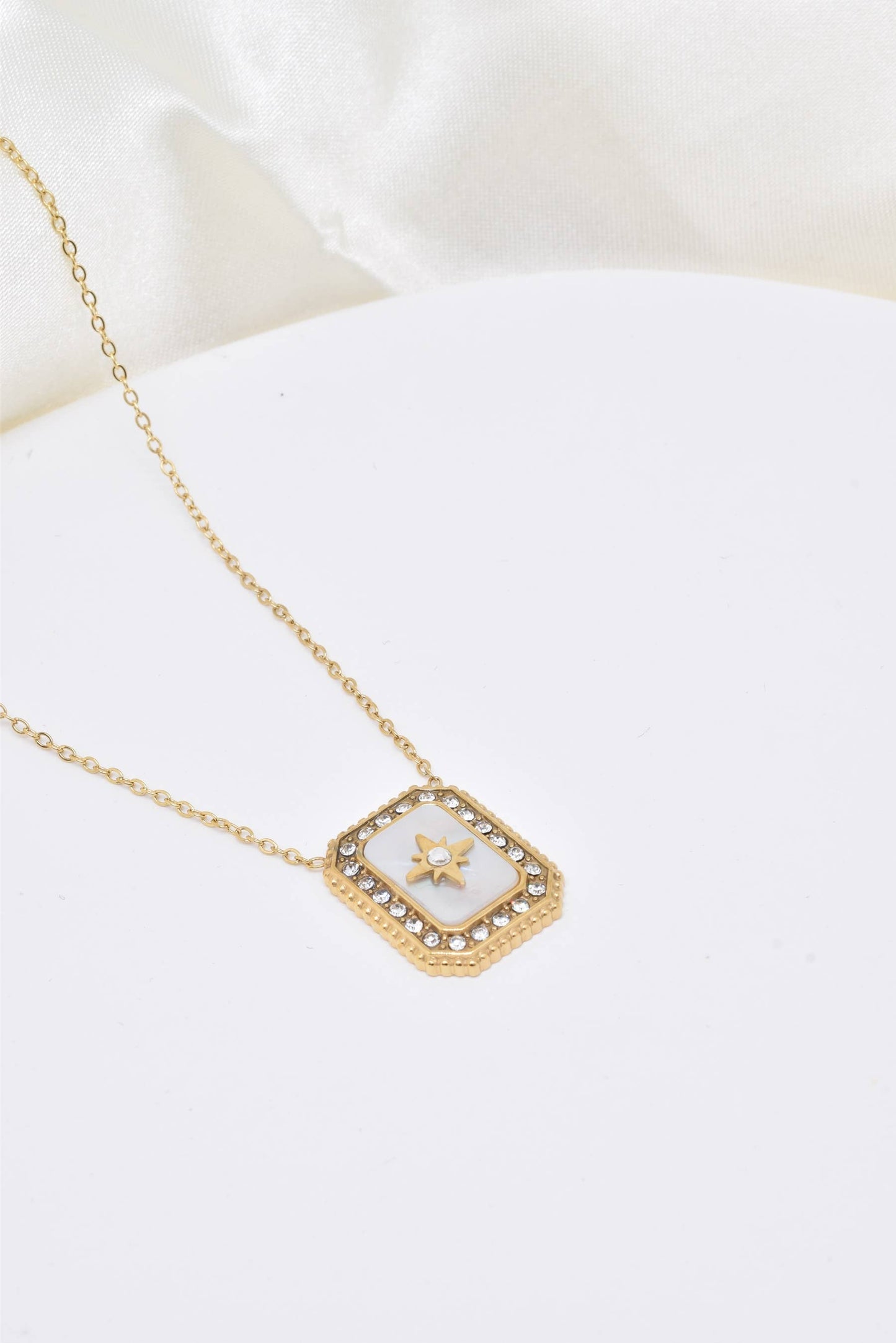 Collier Étoile du Nord Nacrée Ajustable • Bijou Aurora