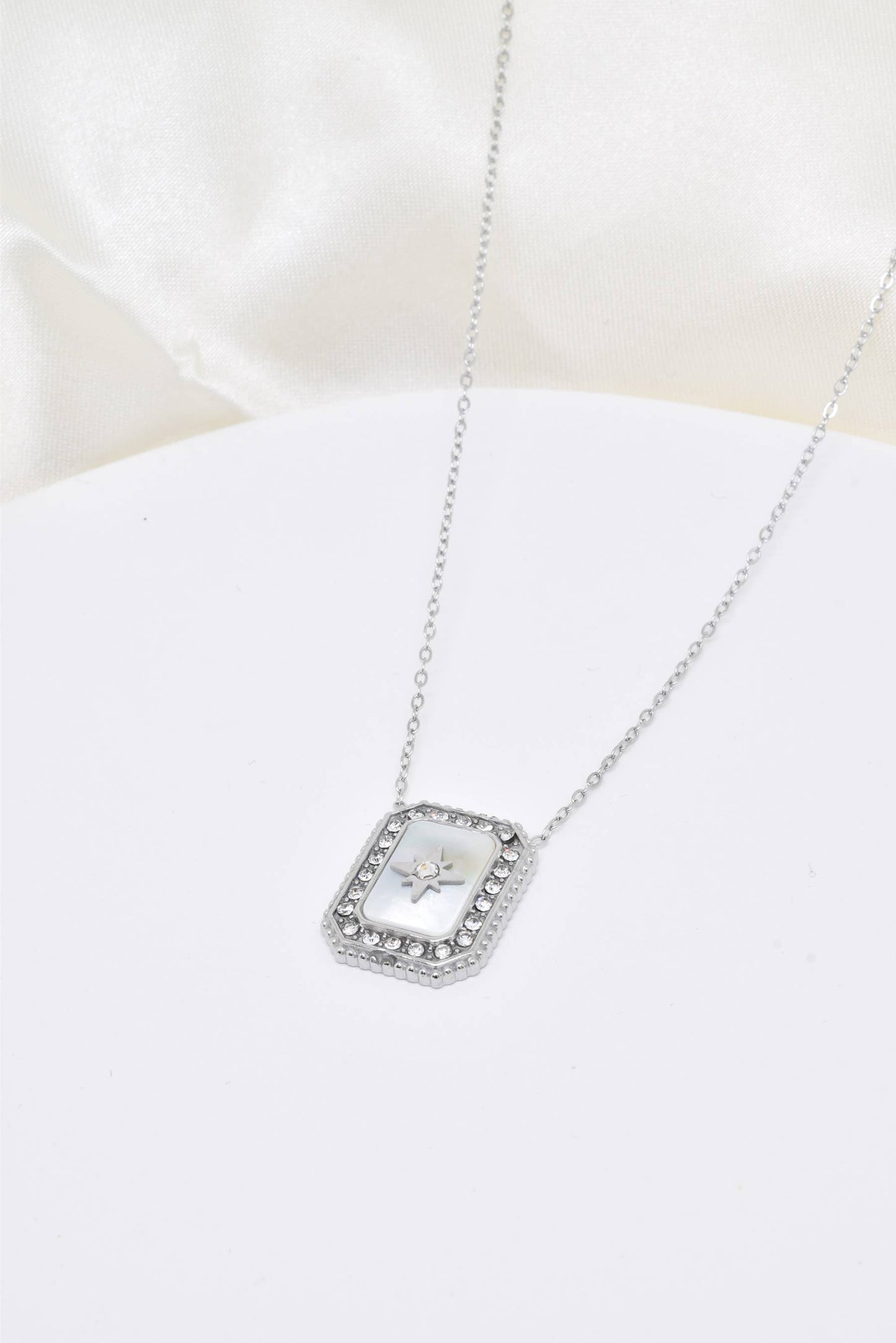 Collier Étoile du Nord Nacrée Ajustable • Bijou Aurora
