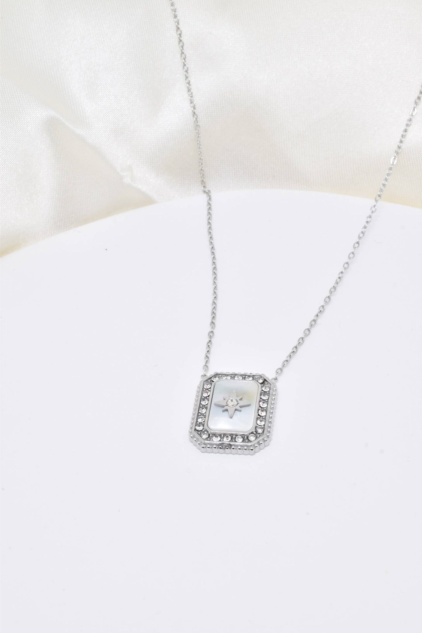 Collier Étoile du Nord Nacrée Ajustable • Bijou Aurora